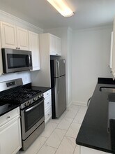 37 Auburn St, Unit 3 in Brookline, MA - Foto de edificio - Building Photo