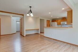 1730 NW Almond Loop in Oak Harbor, WA - Building Photo - Building Photo