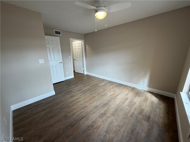 2226 Arbour Walk Cir in Naples, FL - Building Photo - Building Photo