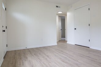 731 E Deshler Ave in Columbus, OH - Building Photo - Building Photo