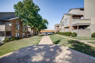 1608 Pecan Chase Cir in Arlington, TX - Foto de edificio - Building Photo