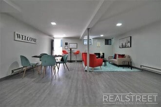 Brand New 1 Bed w Full Kitchen Amenities in Prime Crown Heights, Unit 4A in Brooklyn, NY - Foto de edificio - Building Photo
