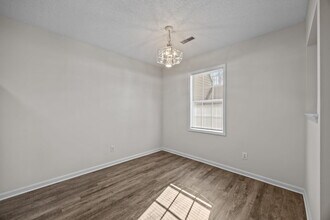 Spring Lake Apartments in Greenville, NC - Building Photo - Building Photo