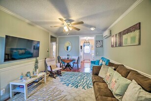 8320 Bayside Rd in Chesapeake Beach, MD - Building Photo