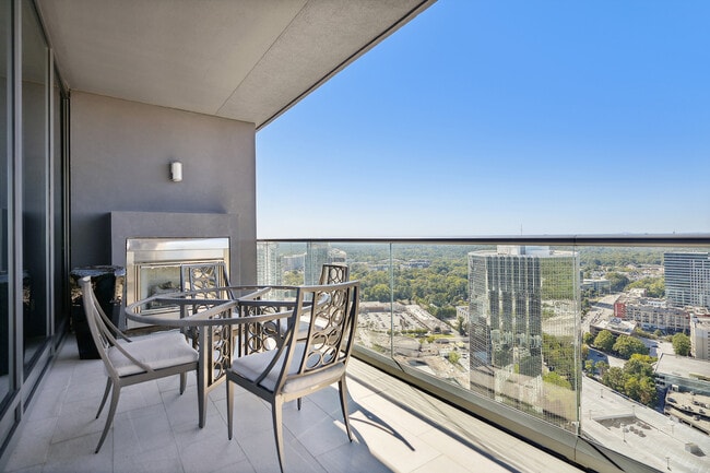 3344 Peachtree Rd in Atlanta, GA - Building Photo - Building Photo