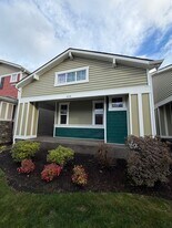 4244 Edgewater Blvd NE in Lacey, WA - Building Photo