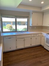 42067 Village 42 in Camarillo, CA - Building Photo - Building Photo
