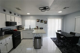 4800 Fernley Way in Las Vegas, NV - Building Photo - Building Photo