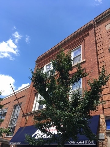 property at 3341 N Lincoln Ave