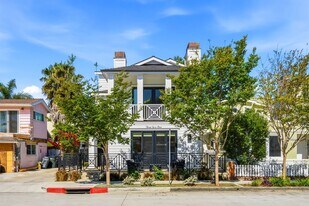 305 Montero Ave in Newport Beach, CA - Building Photo