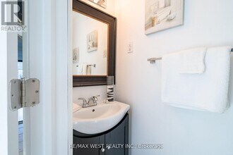 220 Ormond Dr in Oshawa, ON - Building Photo - Building Photo