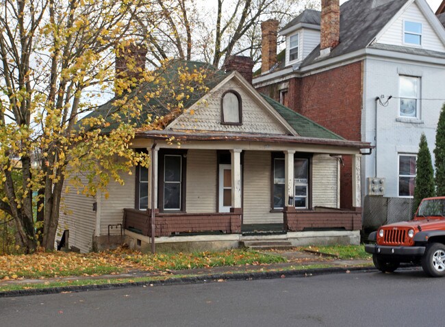 314 Gaston Ave in Fairmont, WV - Foto de edificio - Building Photo