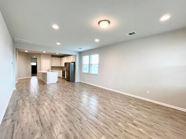 256 Wild Wind Trail in Jarrell, TX - Building Photo - Building Photo