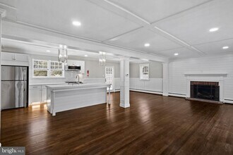 383 Upper Gulph Rd in Wayne, PA - Building Photo - Building Photo