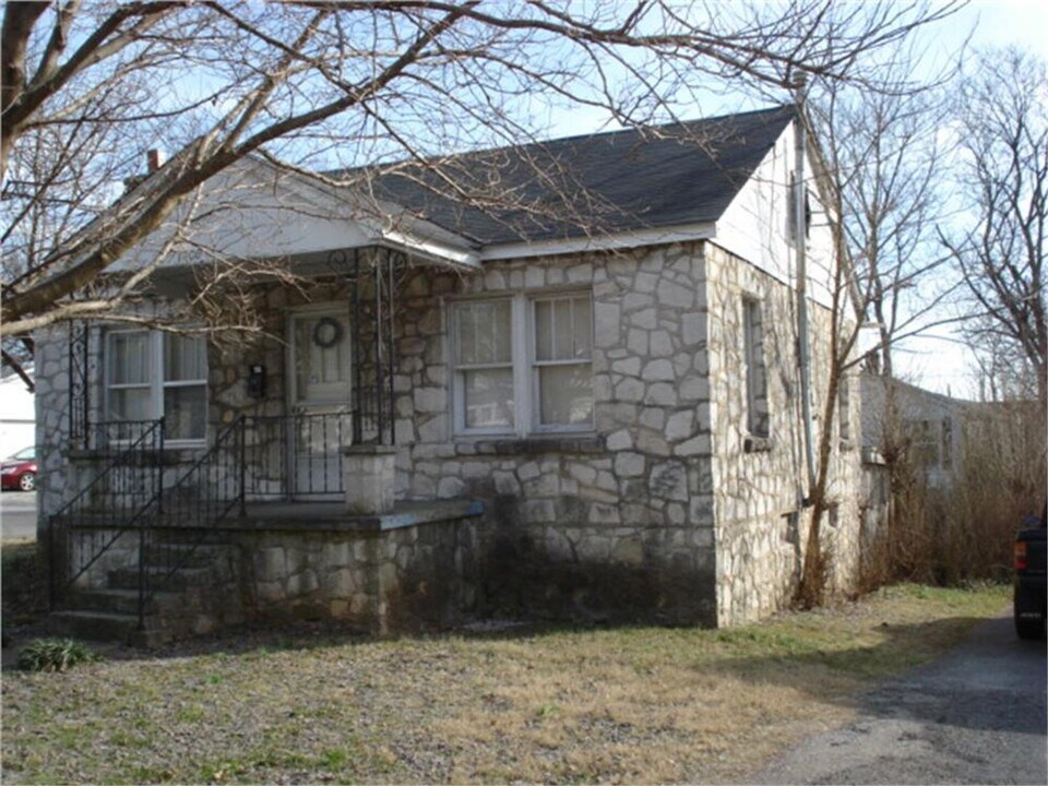 1400 Kenton St in Bowling Green, KY - Building Photo