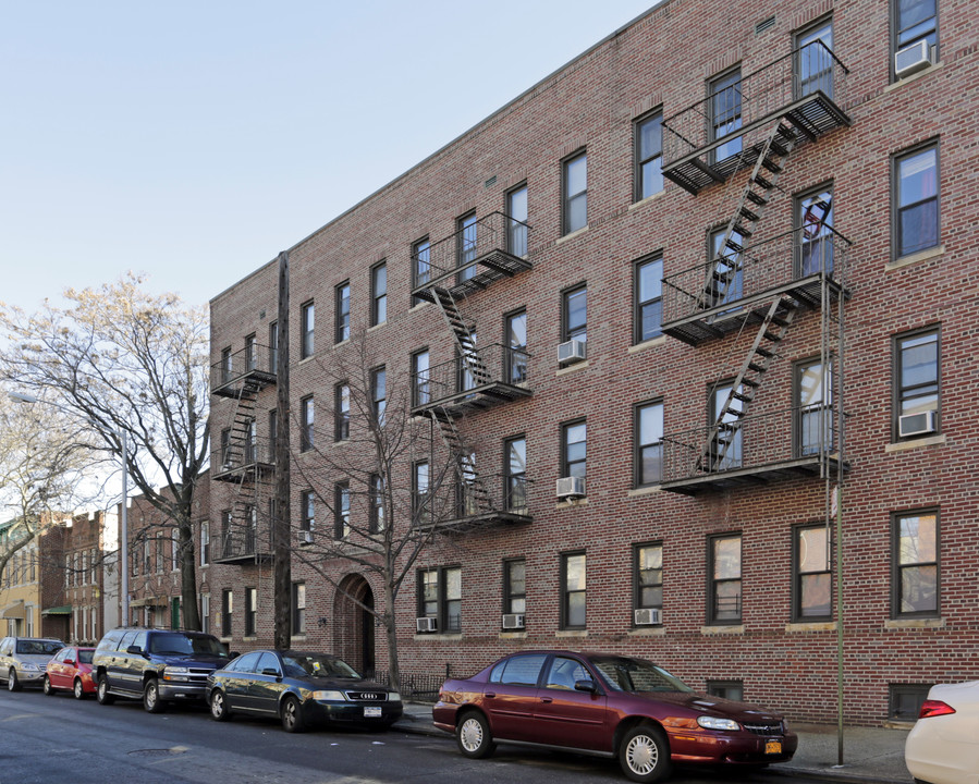 3279 44th St in Astoria, NY - Building Photo