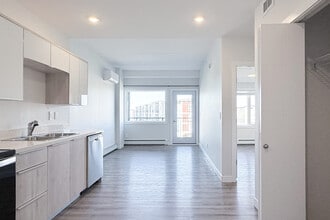 Baydo Plaza in Saskatoon, SK - Building Photo - Building Photo