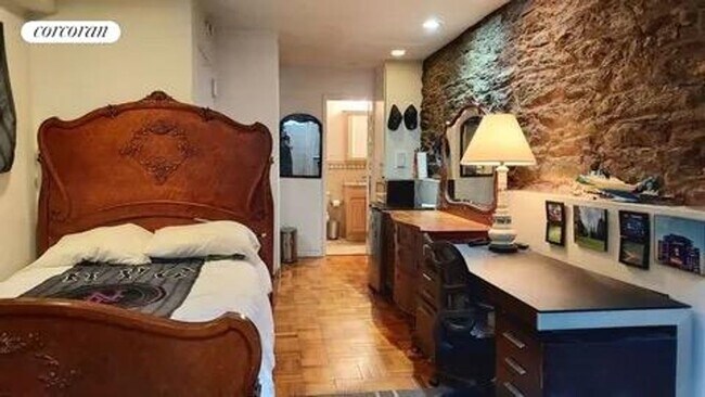 413 E 85th St in New York, NY - Building Photo - Building Photo