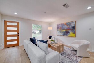 5307 Downs Dr in Austin, TX - Building Photo - Building Photo