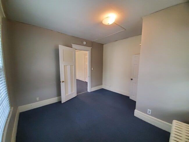 2221 Olive St-Unit -1 in Cedar Falls, IA - Building Photo - Building Photo