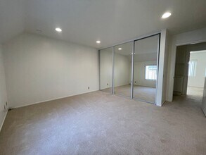 4 Raleigh in Irvine, CA - Building Photo - Building Photo