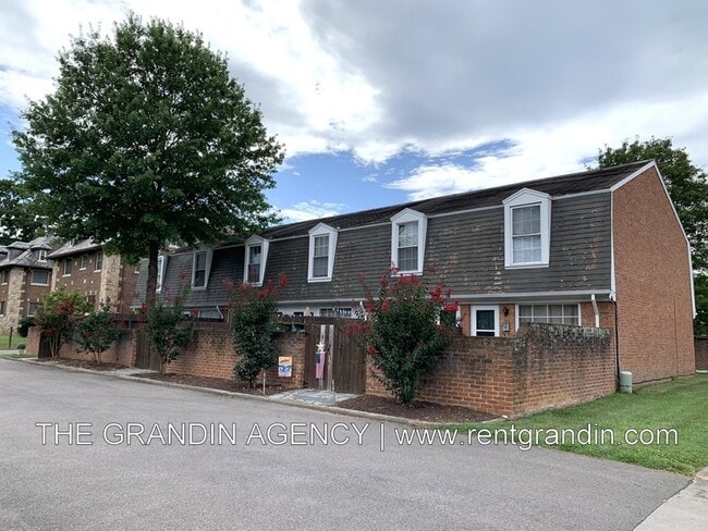 1803 Grandin Rd SW in Roanoke, VA - Building Photo - Building Photo