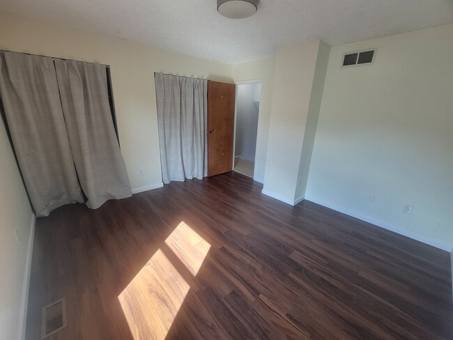 8173 Newark Ave in Westerville, OH - Foto de edificio - Building Photo