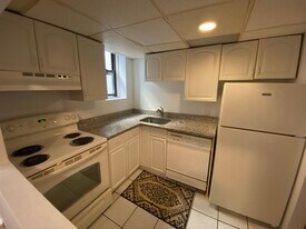 466 Commonwealth Ave, Unit 306 in Boston, MA - Building Photo