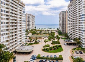 1985 S Ocean Dr, Unit 3A in Hallandale Beach, FL - Building Photo