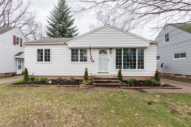 property at 762 E 305th St