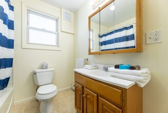 384 Front St in Chicopee, MA - Building Photo - Building Photo