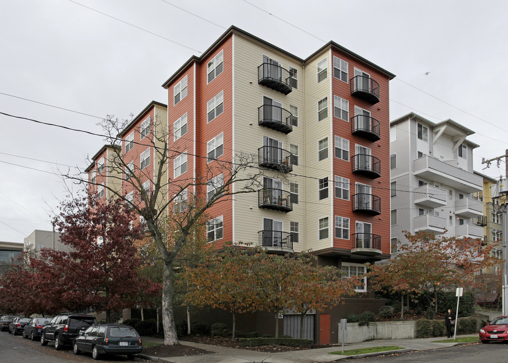 Terrace View in Seattle, WA - Building Photo