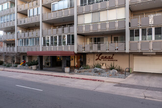 Lanai Condos in Denver, CO - Foto de edificio - Building Photo