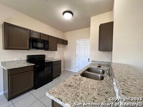8711 Pensive Dr in Converse, TX - Building Photo - Building Photo