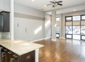 3109 W Augusta Blvd, Unit 1F in Chicago, IL - Building Photo