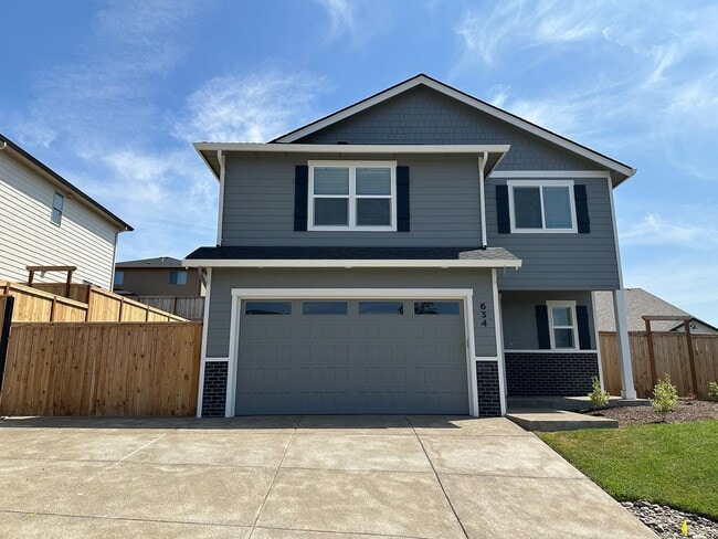 property at 634 NW Crater Lk Dr