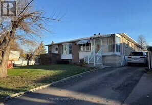 336 Hollyberry Trail in Toronto, ON - Building Photo