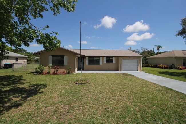 property at 1047 Grandeur St SE