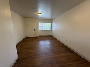 504 S Oakley Ave in Santa Maria, CA - Building Photo - Building Photo