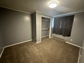 107 E Miller St in Rawlins, WY - Building Photo - Building Photo