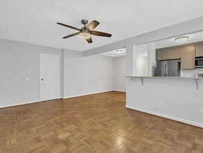 500 S Courthouse Rd, Unit APT 6 in Arlington, VA - Foto de edificio - Building Photo