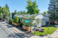 The Hamptons at River Heights in Carmichael, CA - Foto de edificio - Building Photo