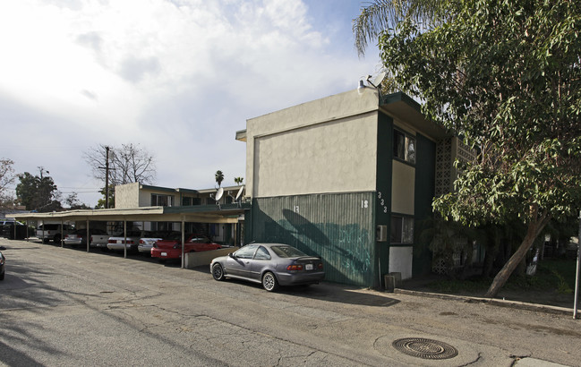 Southwinds Apartments in Escondido, CA - Building Photo - Building Photo