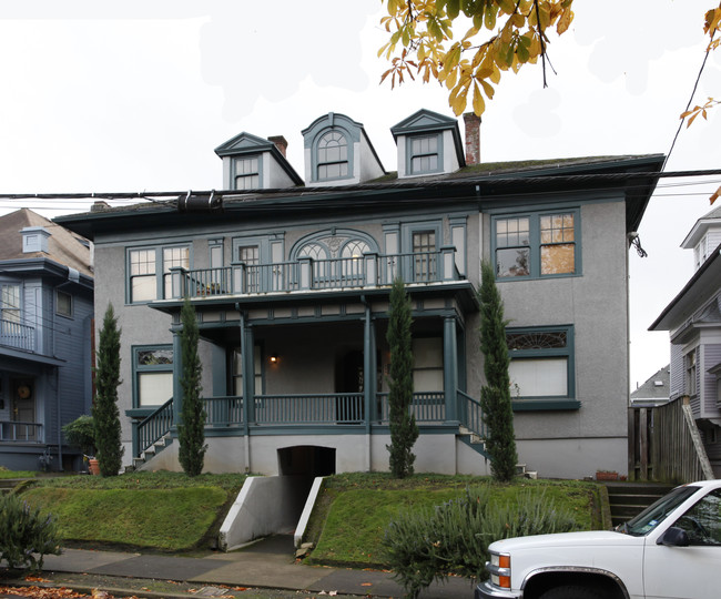 Eugenia Apartments in Portland, OR - Foto de edificio - Building Photo