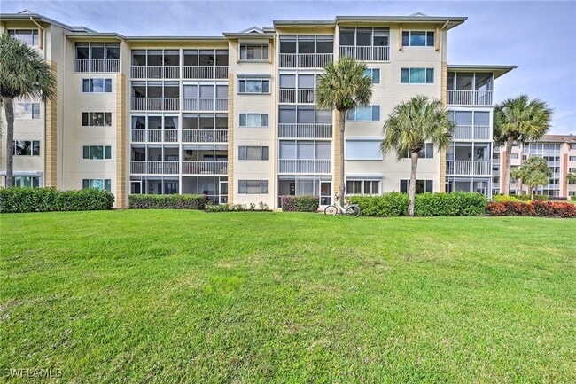 320 Horse Creek Dr in Naples, FL - Building Photo - Building Photo