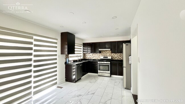6 Mortimer Dr in Brampton, ON - Building Photo - Building Photo