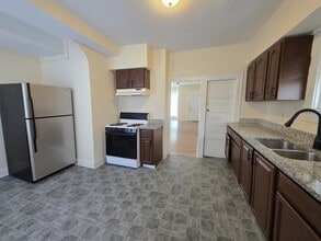 382 North St in Elgin, IL - Building Photo - Building Photo