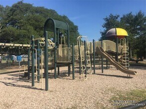 11106 Lakeside Dr in Jonestown, TX - Building Photo - Building Photo