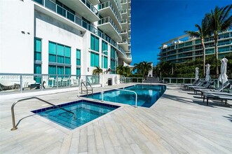 6700 Indian Creek Dr, Unit 405 in Miami Beach, FL - Building Photo - Building Photo