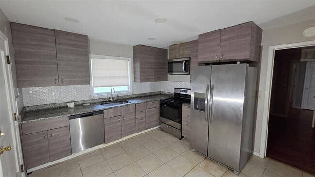 136 Hillsdale Dr SE in Atlanta, GA - Building Photo - Building Photo